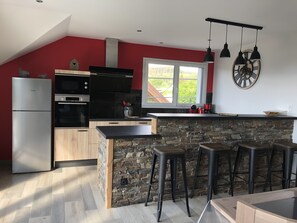 Fridge, microwave, oven, stovetop