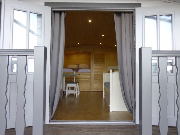 1 quarto, roupa de cama