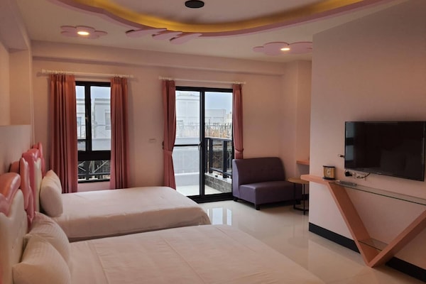 Room | Blackout curtains, free WiFi, bed sheets