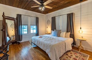 3 bedrooms, memory foam beds, iron/ironing board, WiFi