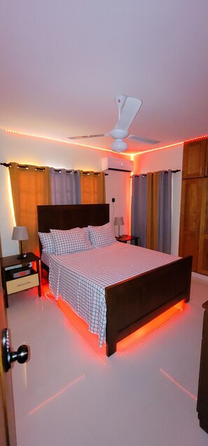 2 Schlafzimmer, Bügeleisen/Bügelbrett, WLAN