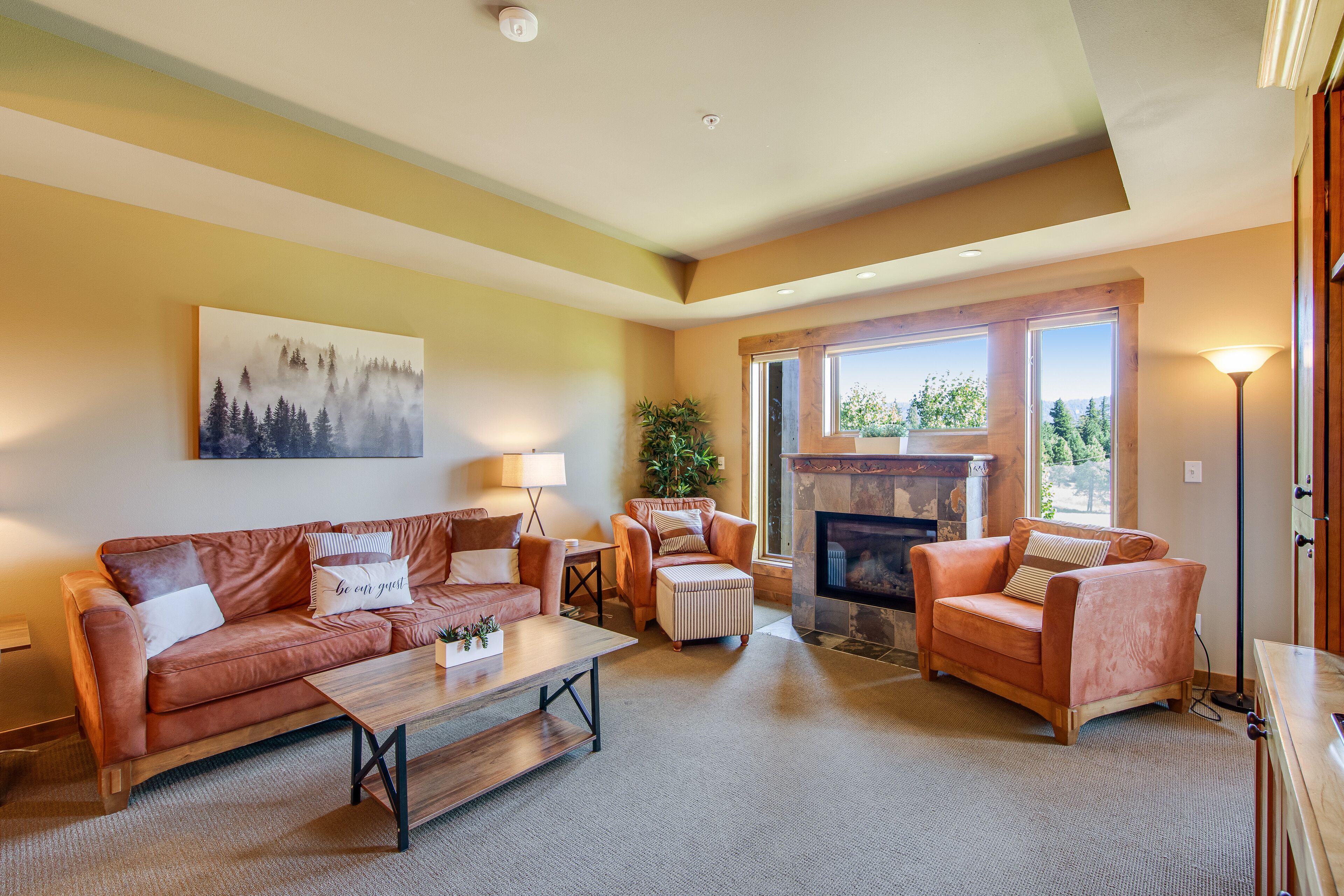 Elegant, dog-friendly retreat w/ shared pool & fireplace - near trails