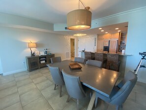 Dining - "InExcess" 19th Floor Gulf and Sound Views 5 Star Portofino Condo (Pensacola Beach)