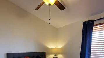 4 Schlafzimmer, Bügeleisen/Bügelbrett, WLAN, Bettwäsche