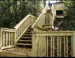 Property grounds - Historic Asheville/ Hendersonville area Cabin with Hot Tub & Firepit (Hendersonville)