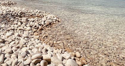 Rustic Log Home located near Baileys Harbor