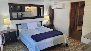 4 bedrooms, desk, iron/ironing board, free WiFi