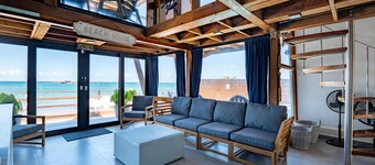 CASA ROARK OCEAN FRONT CHALET 