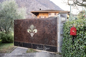 Enceinte de lâhĂ©bergement