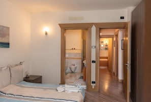2 chambres, bureau, Wi-Fi, draps fournis