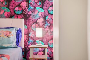 6 habitaciones, tabla de planchar con plancha, wifi y ropa de cama 