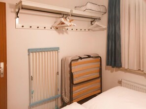 1 bedroom, free internet