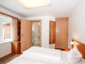 4 Schlafzimmer, Reisekinderbett, kostenloses WLAN