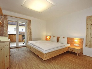 4 Schlafzimmer, Reisekinderbett, kostenloses WLAN
