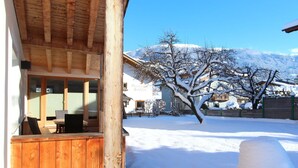 Property grounds - Cosy apartment for 8 guests with WIFI, TV and patio (Taxach)