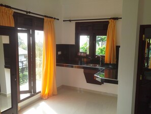 ห้องดีลักซ์ดับเบิล | ผ้าปูที่นอนฝ้ายอียิปต์, เครื่องนอนระดับพรีเมียม, ผ้านวมขนเป็ด