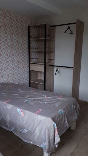 2 Schlafzimmer, Bügeleisen/Bügelbrett, kostenloses WLAN