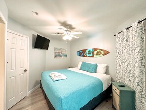 1 slaapkamer, een strijkplank/strijkijzer, gratis wifi, beddengoed