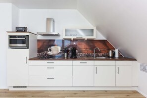 Køleskab, mikrobølgeovn, ovn, opvaskemaskine