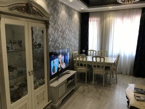 Dining - 4 rooms apartment  (Batumi)