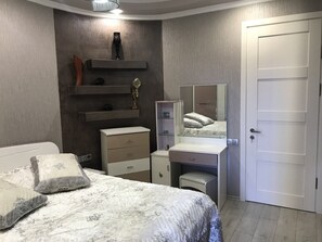 1 bedroom, WiFi - 4 rooms apartment  (Batumi)