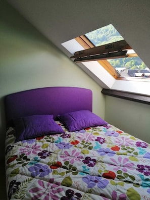 2 bedrooms, iron/ironing board