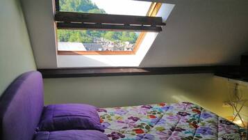 2 bedrooms, iron/ironing board