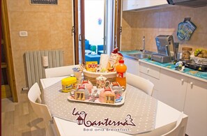 Dining - La Lanterna trullo house (Alberobello)