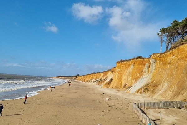 Una spiaggia nelle vicinanze