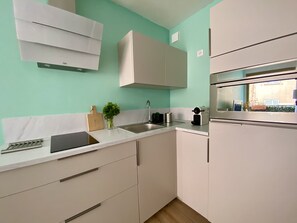 Fridge, microwave, oven, stovetop - ☆Les Beaux Jours.Calm & Sunny Balcony-city center☆ (Antibes)