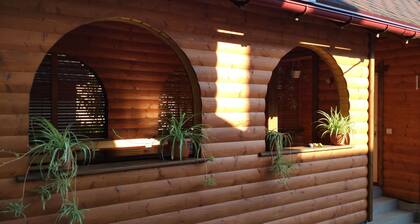 Private estate "Guslyashki". It offers a garden, free Wi-Fi and a sauna.