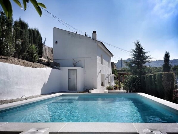 Pool - Detached country house with private pool, gardens & parking, perfect for family (Blanca)