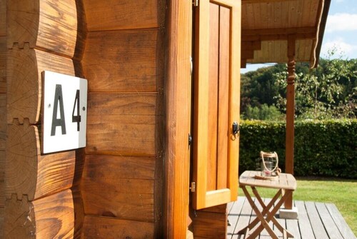 Gemütliches Blockhaus auf Schönem Campingplatz