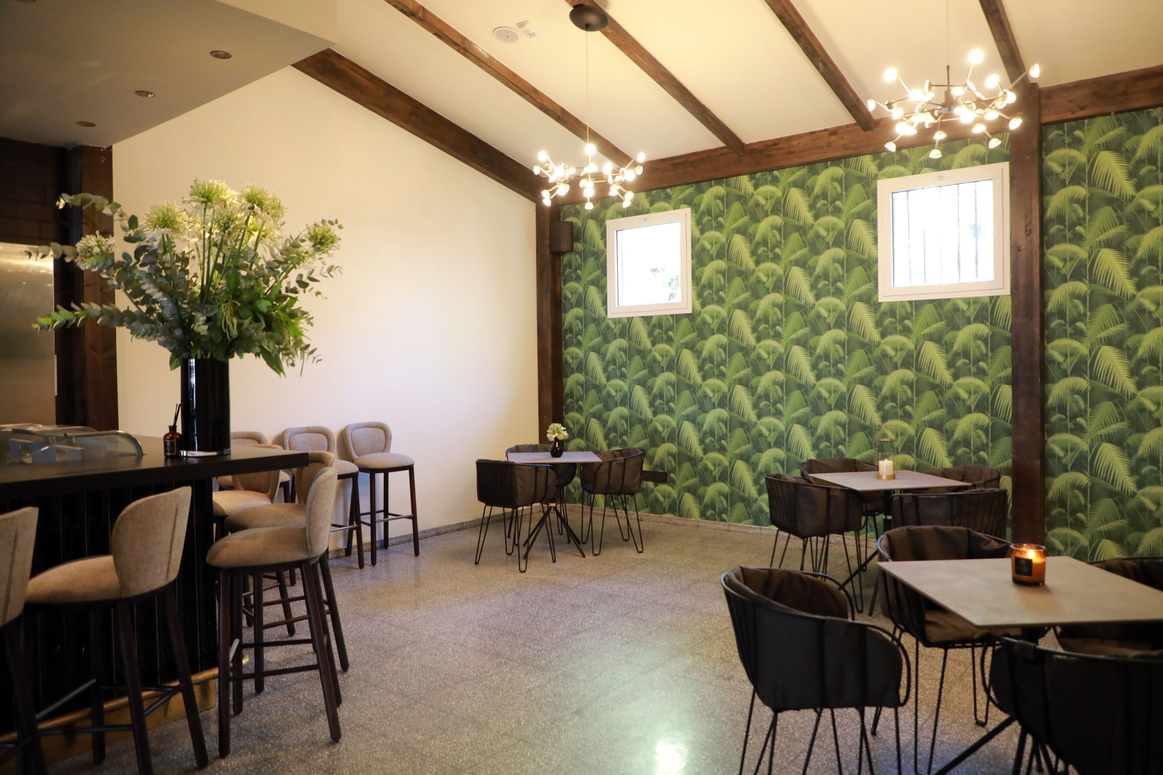 daily buffet breakfast for a fee