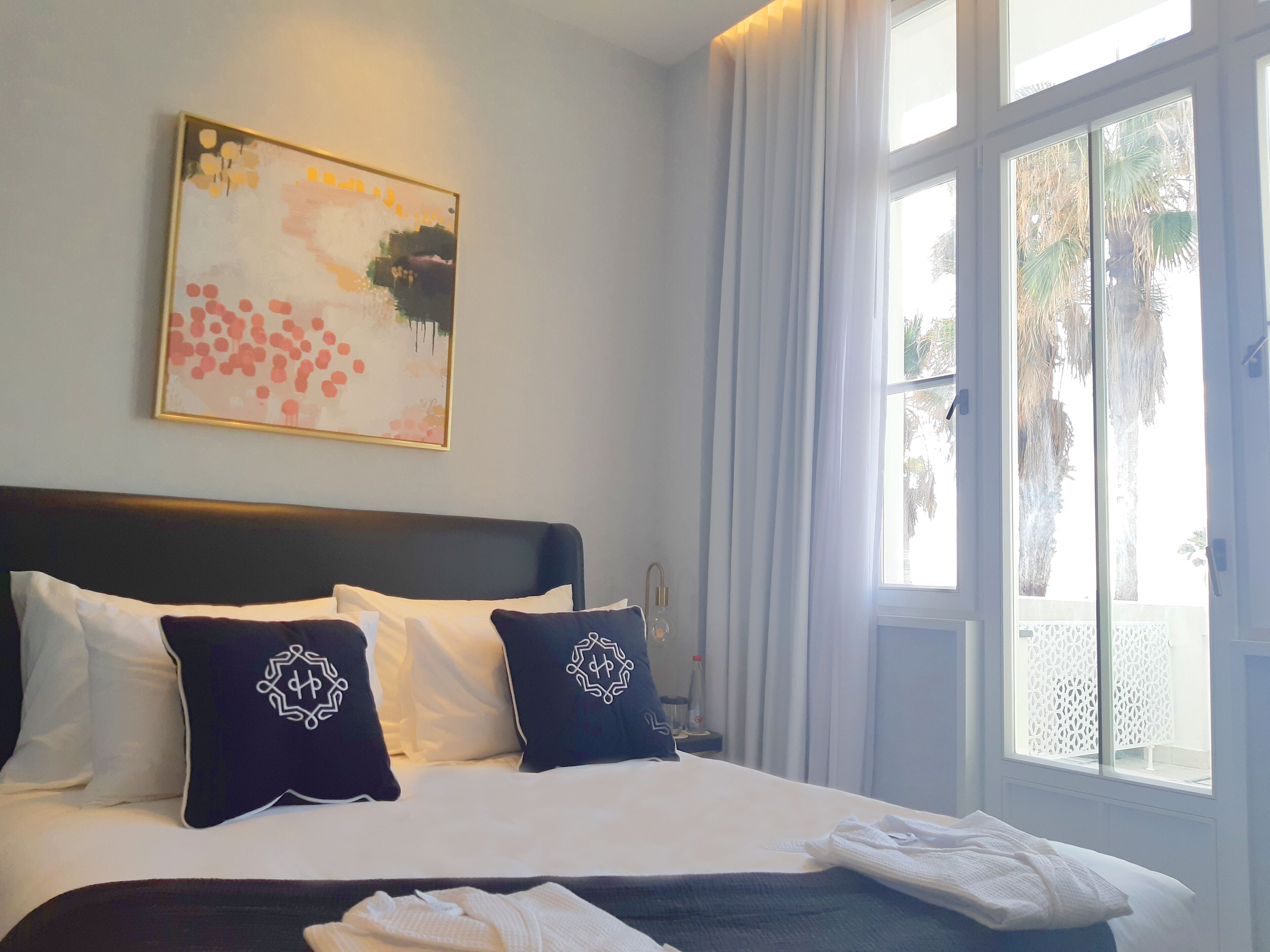deluxe room, balcony, sea view | in-room safe, desk, free wifi, bed sheets