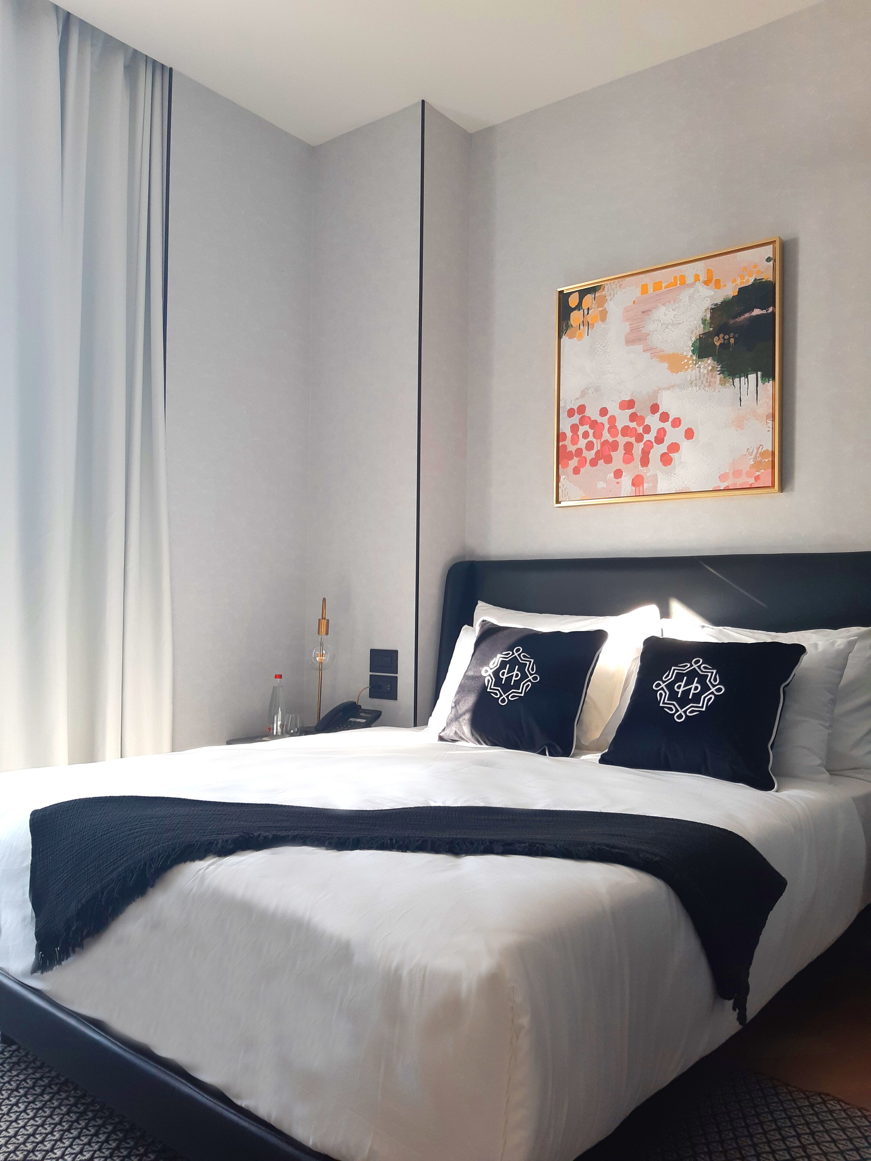 in-room safe, desk, free wifi, bed sheets