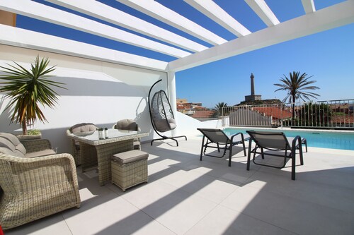 Modern house, private heated pool and sea views