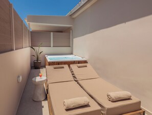 Junior Suite with Outdoor Hot Tub | Terraço/pátio