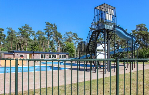 Gorgeous home in Noordeinde with WiFi