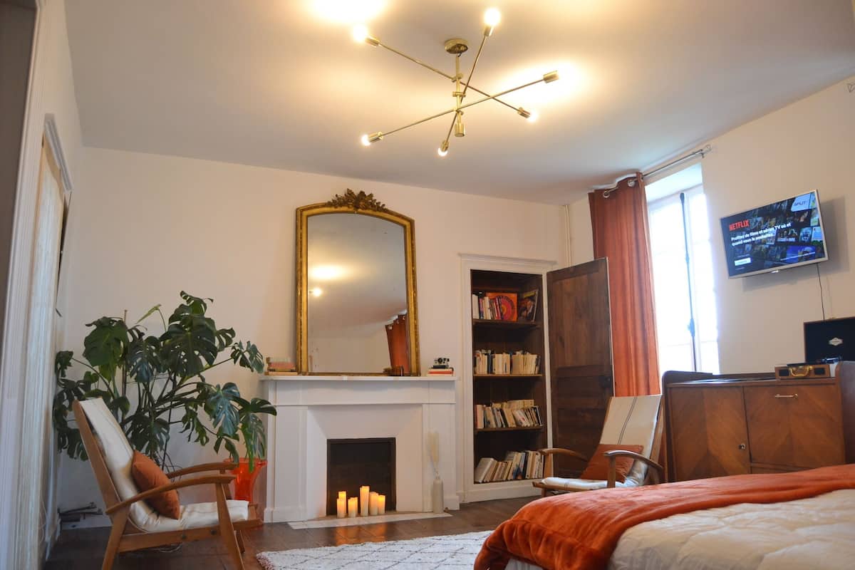 Signature Double Room (1) | 1 bedroom, individually decorated, desk, laptop workspace