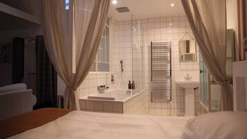 Duplex | Individually decorated, desk, laptop workspace, soundproofing