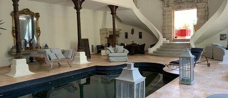 Innenpool, beheizter Pool