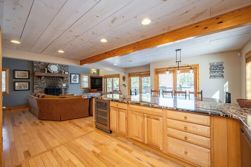 Dockside Bliss w/ Hot Tub, Fire Pit & Big Deck