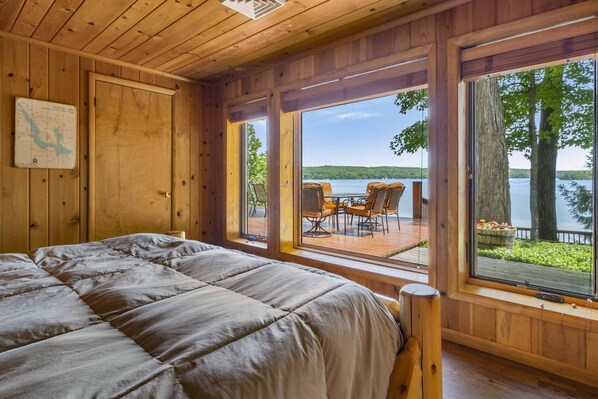 5 bedrooms, iron/ironing board, travel cot, free WiFi