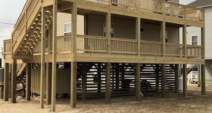 NEWLY RENOVATED! Family and pet friendly, 4 bedroom home with amazing views