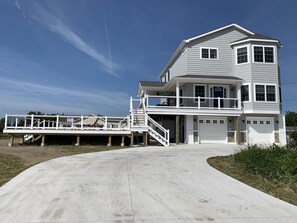 Exterior - New Construction 2021 beachfront with amazing sunsets and pool (Villas)