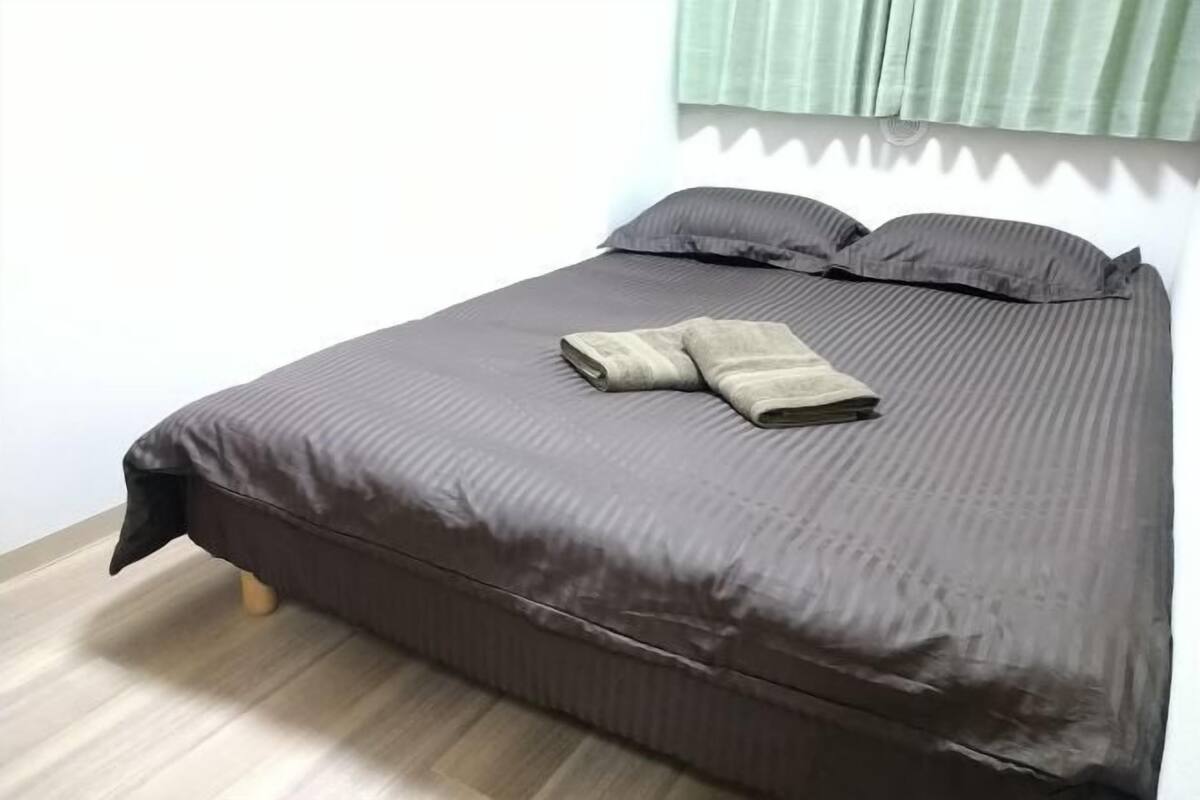 Soundproofing, WiFi (free), bed sheets