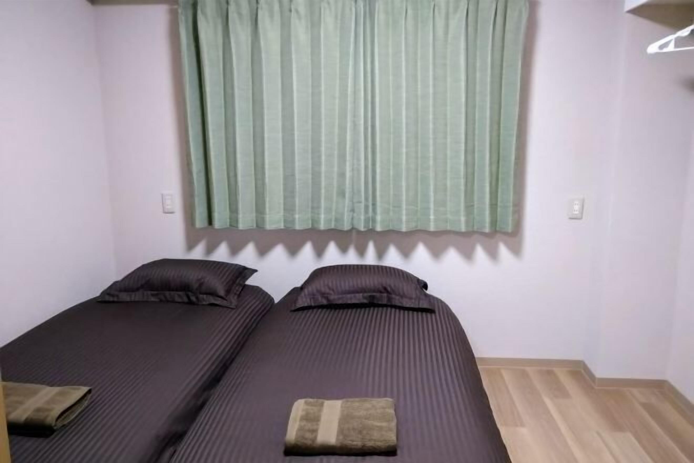 Soundproofing, free WiFi, bed sheets