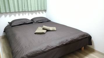 Soundproofing, free WiFi, bed sheets