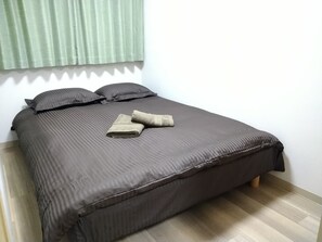 Soundproofing, free WiFi, bed sheets - Issyuku Higashiueno Hotel (Tokyo)